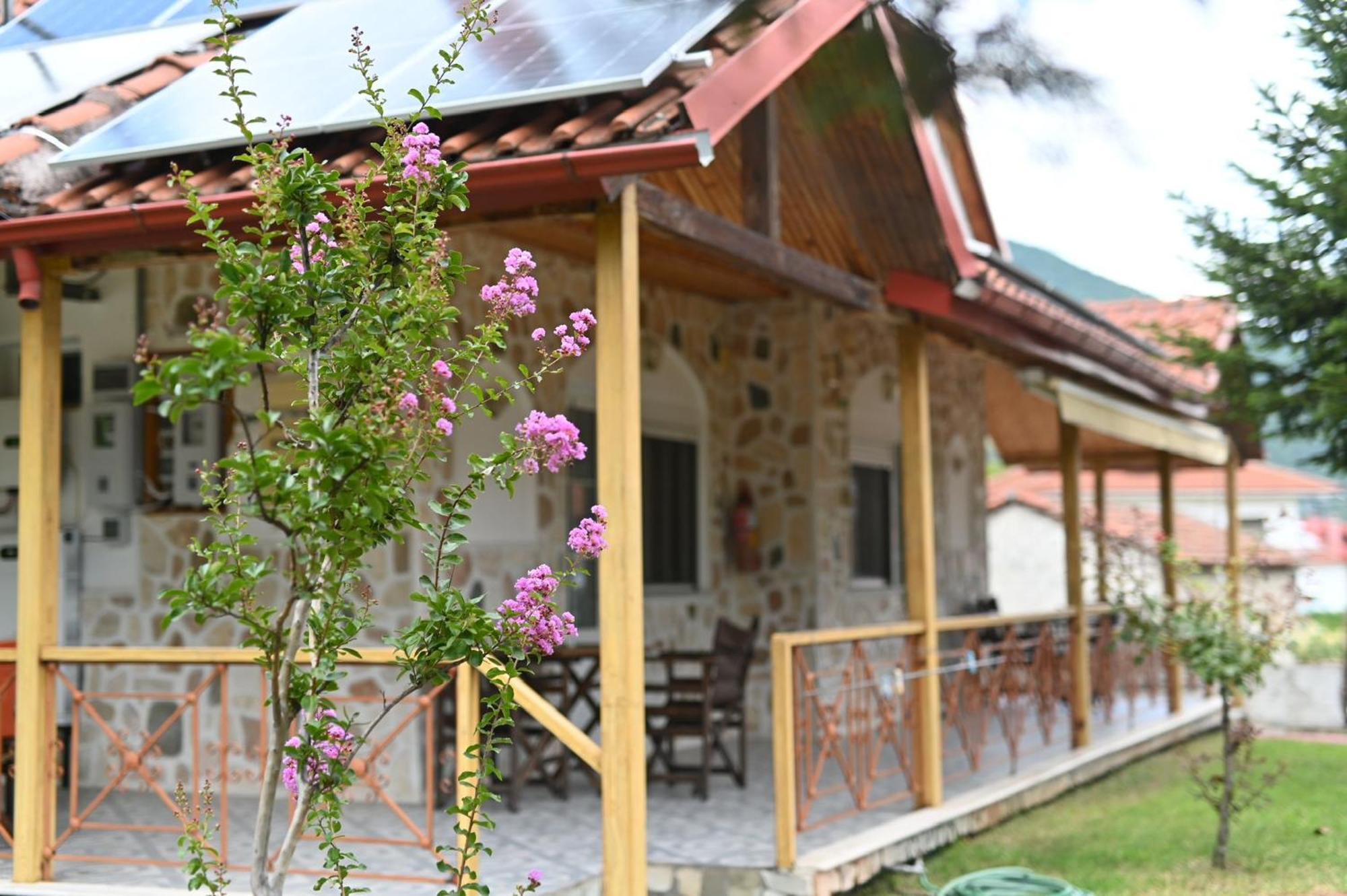 Guesthouse Agnandi Káto Loutrákion Exterior foto