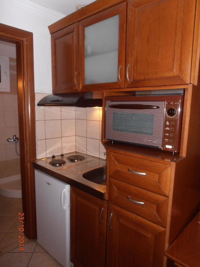Guesthouse Agnandi Káto Loutrákion Zimmer foto